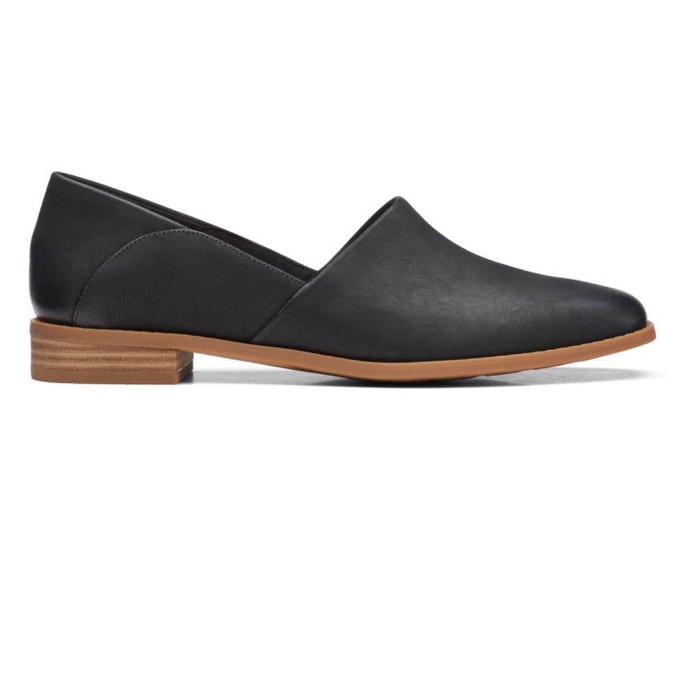 Clarks Cushion plus black leather flats